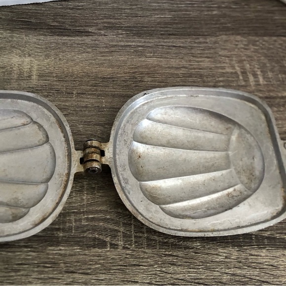 Vtg Cuisor Metal Sandwich Maker - Picture 7 of 16